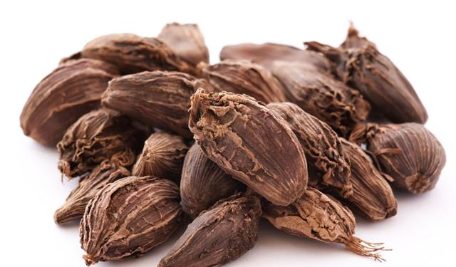 它是豆蔻香料之中的黑珍珠以伪草果身份出现的它是佐料多面能手