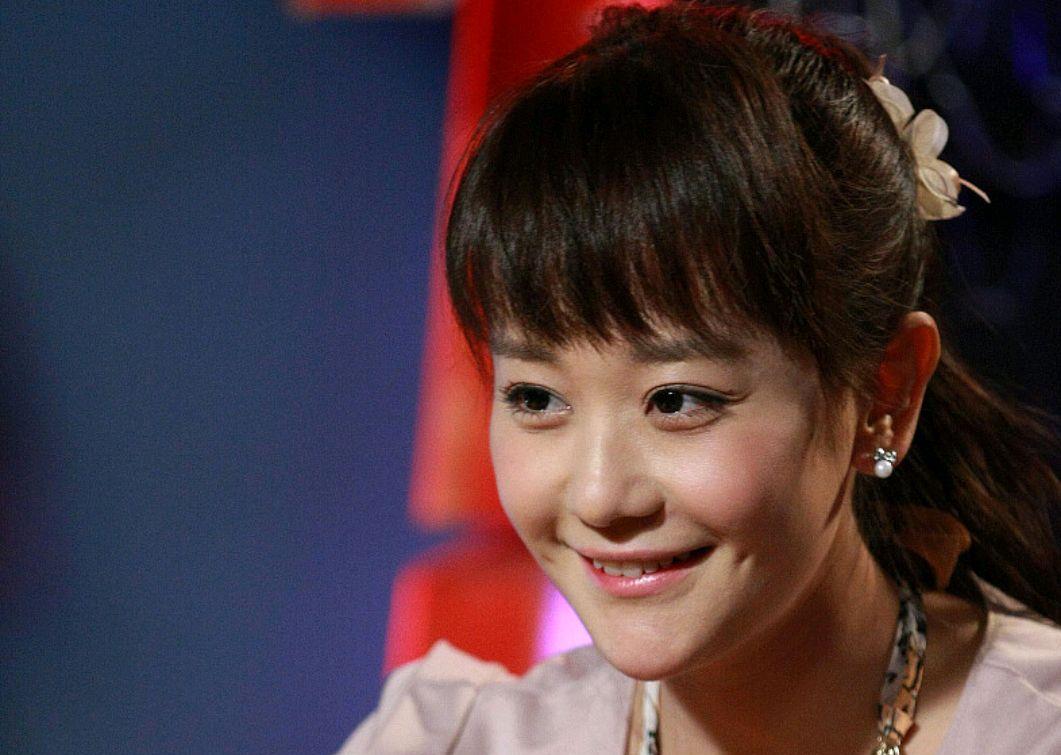 名媛罗力力抱女儿坠楼身亡,全身一丝不挂,让人意难