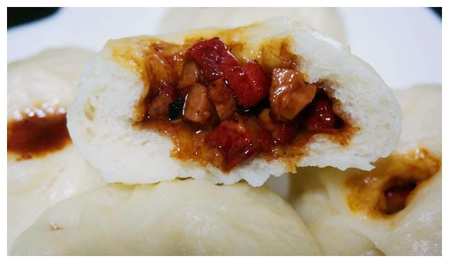 第六种就是东坡肉馅,或者是红烧肉馅,这两种东北的包子里面都有,而且