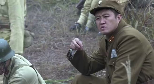 川军团张抗发达了,白捡一个美式105榴弹炮营,一炮鱼塘就成了