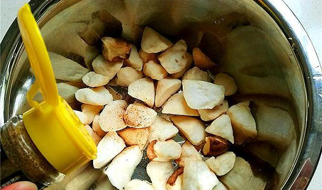 吃了这么多年零食,这种吃法第一次见,鸡米花的外表,鲍鱼的味道休闲区蓝鸢梦想 - Www.slyday.coM 吃了这么多年零食,这种吃法第一次见,鸡米花的外表,鲍鱼的味道休闲区蓝鸢梦想 - Www.slyday.coM