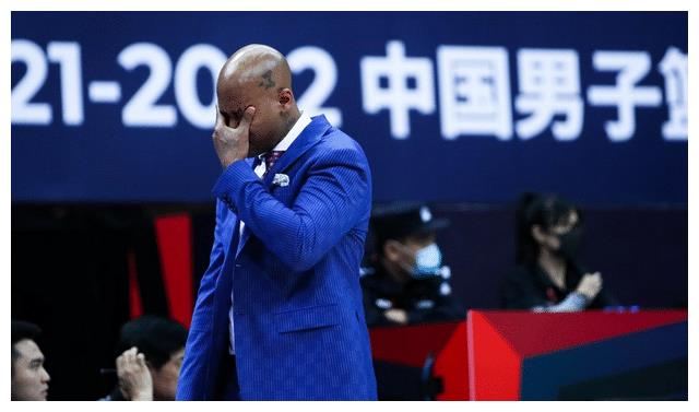 但他们的表现也是毁誉参半,其中马布里引进了几乎半支八一男篮球员,可