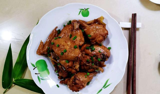 家常菜之红烧鸡翅膀色香味俱全太诱人了馋哭邻居孩子