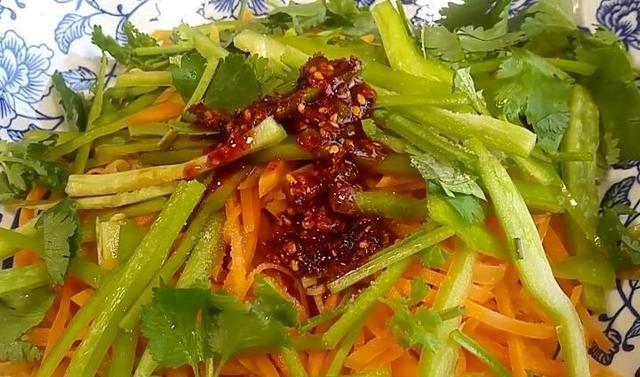 红薯这样吃还是第一次见!原来还可以这么的好吃,酸辣脆齐全休闲区蓝鸢梦想 - Www.slyday.coM 红薯这样吃还是第一次见!原来还可以这么的好吃,酸辣脆齐全休闲区蓝鸢梦想 - Www.slyday.coM