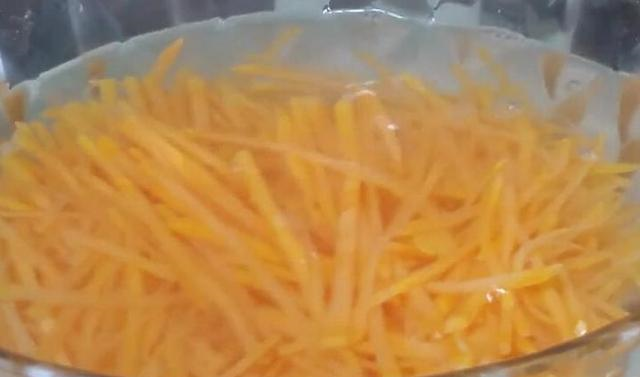 红薯这样吃还是第一次见!原来还可以这么的好吃,酸辣脆齐全休闲区蓝鸢梦想 - Www.slyday.coM 红薯这样吃还是第一次见!原来还可以这么的好吃,酸辣脆齐全休闲区蓝鸢梦想 - Www.slyday.coM