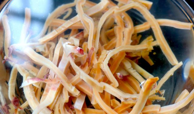 12块钱一只的干货,下锅炒一炒,香辣有嚼劲,比吃猪肉强多了休闲区蓝鸢梦想 - Www.slyday.coM 12块钱一只的干货,下锅炒一炒,香辣有嚼劲,比吃猪肉强多了休闲区蓝鸢梦想 - Www.slyday.coM