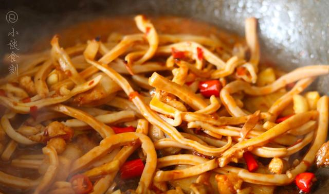 12块钱一只的干货,下锅炒一炒,香辣有嚼劲,比吃猪肉强多了休闲区蓝鸢梦想 - Www.slyday.coM 12块钱一只的干货,下锅炒一炒,香辣有嚼劲,比吃猪肉强多了休闲区蓝鸢梦想 - Www.slyday.coM