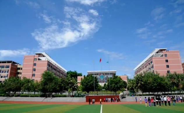 重庆万州城区北部一个镇,和开州接壤,曾是一个市辖区