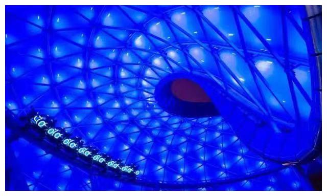 上海迪士尼一游客排队时突然昏倒抢救无效身故!称正配合调查休闲区蓝鸢梦想 - Www.slyday.coM 上海迪士尼一游客排队时突然昏倒抢救无效身故!称正配合调查休闲区蓝鸢梦想 - Www.slyday.coM