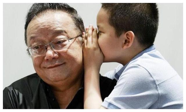 娇妻小他20岁,儿子小他60岁,如今71岁仍是"拼命三郎"