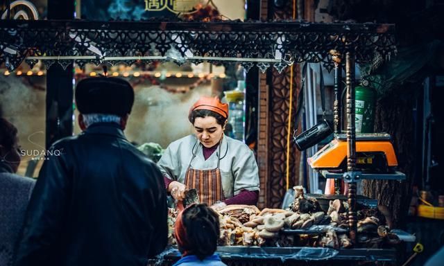 实拍喀什夜市:2000多年的历史古城太风情_高清图集_新浪网