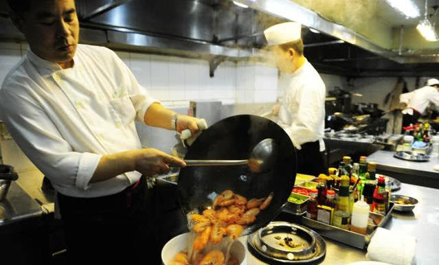 日本人爱吃河豚<a href=