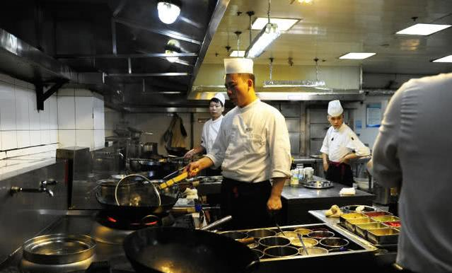 日本人爱吃河豚<a href=