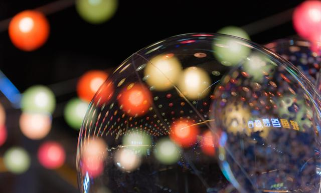 正宗过桥米线的仪式感有多强?一个套餐就用了55个碟子,不可思议休闲区蓝鸢梦想 - Www.slyday.coM 正宗过桥米线的仪式感有多强?一个套餐就用了55个碟子,不可思议休闲区蓝鸢梦想 - Www.slyday.coM