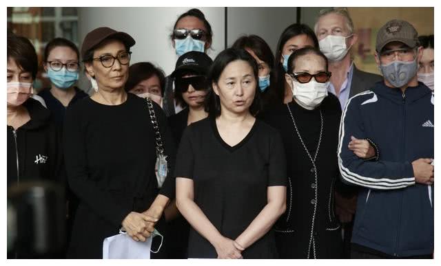 何超琼稳居家族c位,嫁许晋亨后,不顾反对为旧爱陈百强扶棺