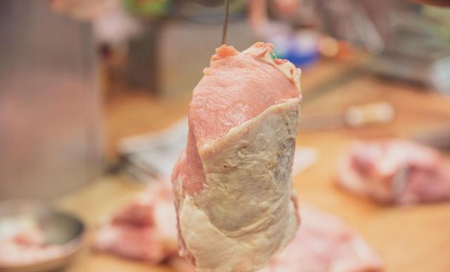 煲汤猪肉5大部位，怎么用才对？大厨教你：肉类正确的氽水方法！休闲区蓝鸢梦想 - Www.slyday.coM