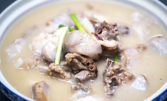 煲汤猪肉5大部位，怎么用才对？大厨教你：肉类正确的氽水方法！休闲区蓝鸢梦想 - Www.slyday.coM