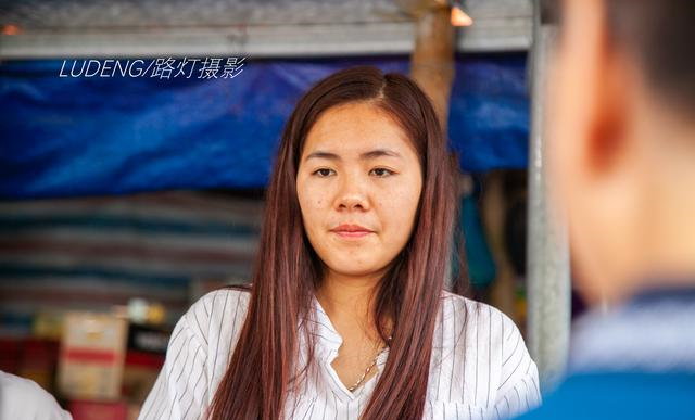 不用办签证就能逛的越南集市，摊主都是美女中文很流，商品很便宜休闲区蓝鸢梦想 - Www.slyday.coM