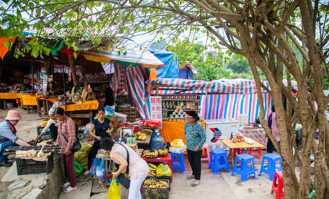 不用办签证就能逛的越南集市，摊主都是美女中文很流，商品很便宜休闲区蓝鸢梦想 - Www.slyday.coM