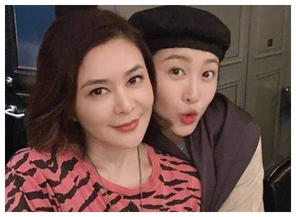 恭喜！周励淇迎来人生第一个母亲节，儿子将满一岁已经开始长牙休闲区蓝鸢梦想 - Www.slyday.coM