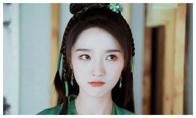 小青最美的5套衣服:图1像少女,图2明媚阳光,图5让人心动