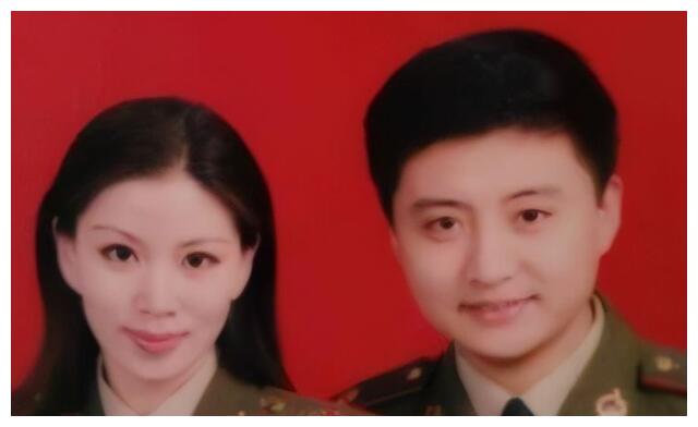 而且周炜在追求老婆高明婷的时候也是用了一些心机的,他先是经常去找