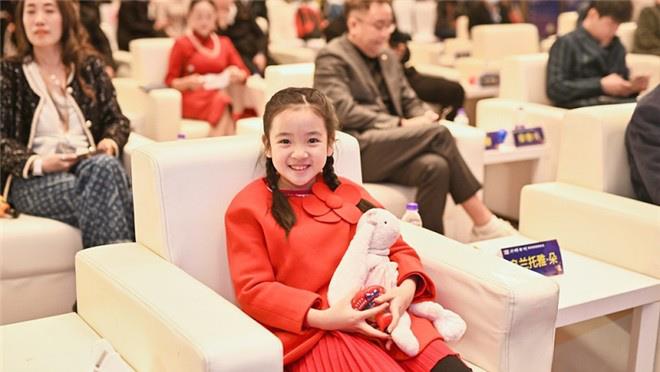 陀螺女孩开机根据真实事件改编聚焦儿童成长