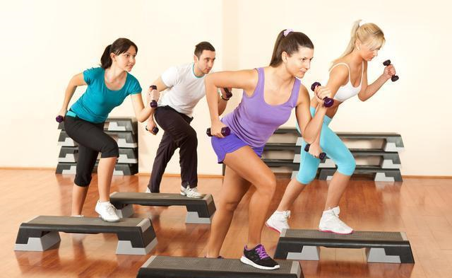 每天坚持慢跑1小时，一个月后能减重多少斤？休闲区蓝鸢梦想 - Www.slyday.coM