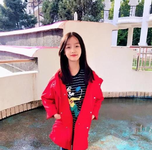 除此之外,纪姿含的学习成绩并没有因为参与拍摄而落下了功课,成绩一直