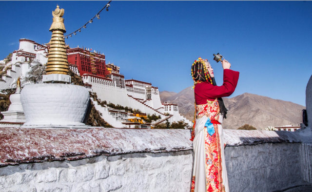 西藏路边的白色帐篷有何用处，为什么不能进？当地人：易进难出休闲区蓝鸢梦想 - Www.slyday.coM