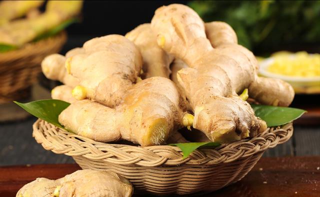 生姜吃不完,保存有难度,教你1个好方法,放半年都新鲜饱满__财经头条
