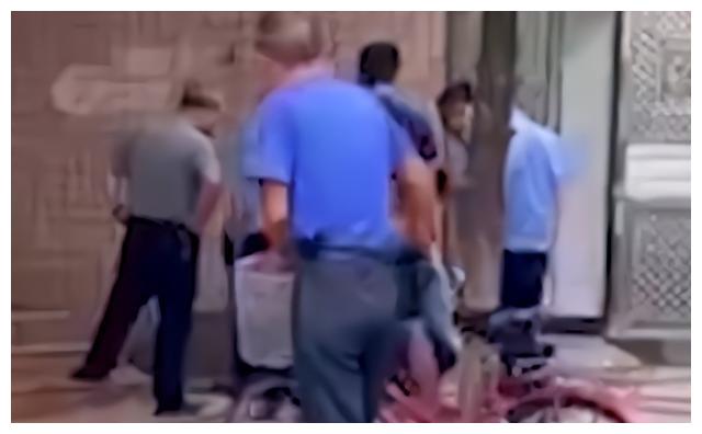 江西男子箱子内藏女尸打车，被司机闻到恶臭识破潜逃，起底逃犯休闲区蓝鸢梦想 - Www.slyday.coM