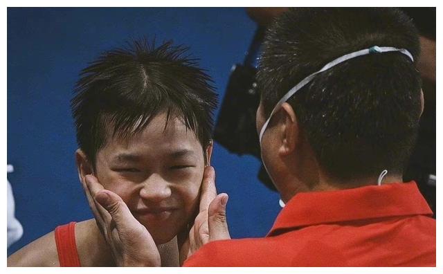 真不容易,曝一年多未回家的全红婵,终于出现在迈合村休闲区蓝鸢梦想 - Www.slyday.coM 真不容易,曝一年多未回家的全红婵,终于出现在迈合村休闲区蓝鸢梦想 - Www.slyday.coM