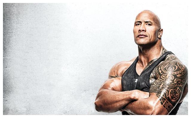 推翻大铁门!巨石强森患新冠仍力大无穷,与泰森跨界大战传闻再起