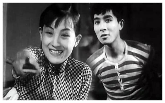 人民电影大师25岁成名28岁成就赵丹周璇69岁去世女儿