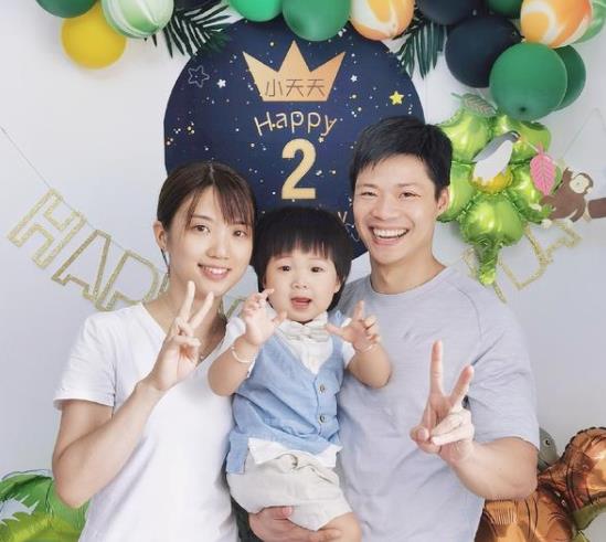 近日,苏炳添的妻子迎来了生日,苏炳添也专门空出了时间为妻子庆生,从