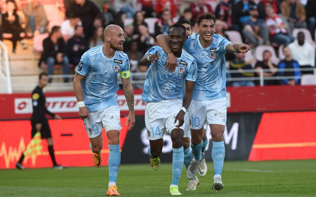 法乙：瓦朗谢纳连续遭遇“0”封，还有能力阻挡阿雅克肖抢分吗？