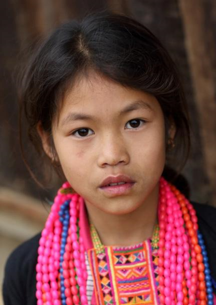 族阿卡人:生活艰苦却热情好客,没忘劝酒功夫|老挝|云南|丰沙里_新浪