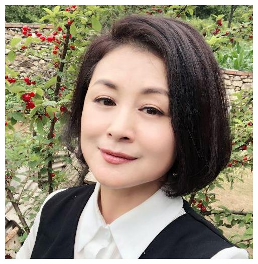 48岁谢大脚于月仙已是国家一级演员如今婚后没孩子也幸福