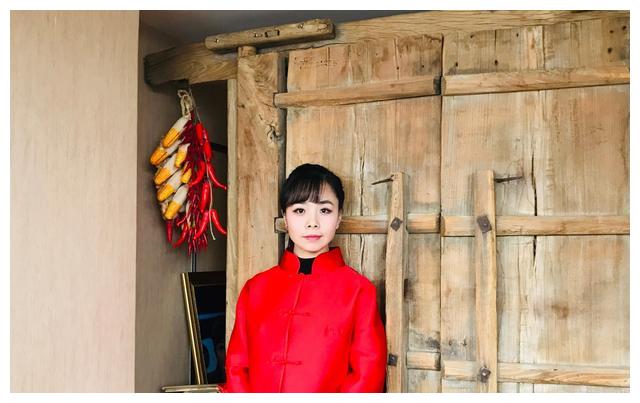 因买不起房回农村,虽下地放牛但依旧不改初心|王二妮|下地|农村_新浪