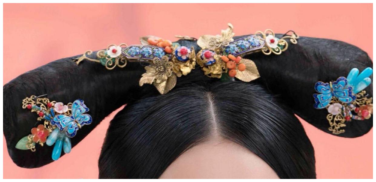 如懿传中旗头点翠的分布面积难道是用来攀比位分的?海兰赶超皇后