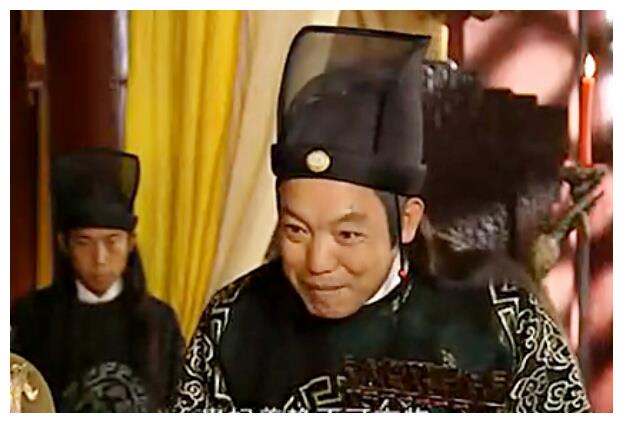 江玉燕虽然出场很久了,但是皇帝还没有见过,所以他就问了身边太监