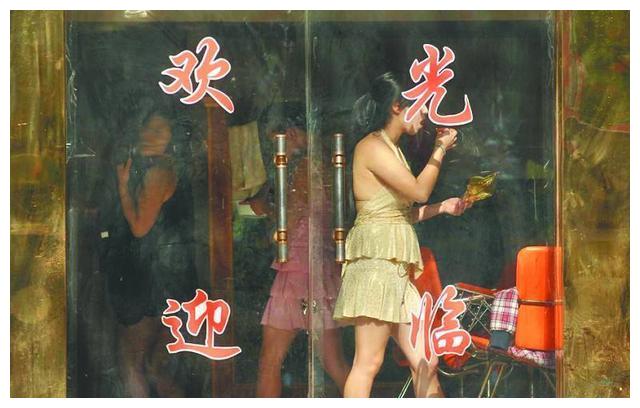 西安一城中村,女大学生兼职洗头,长得漂亮是"活招牌"