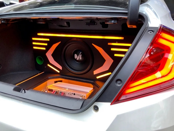 罗定汽车音响改装思域享受皇帝位听音—云星音响改装