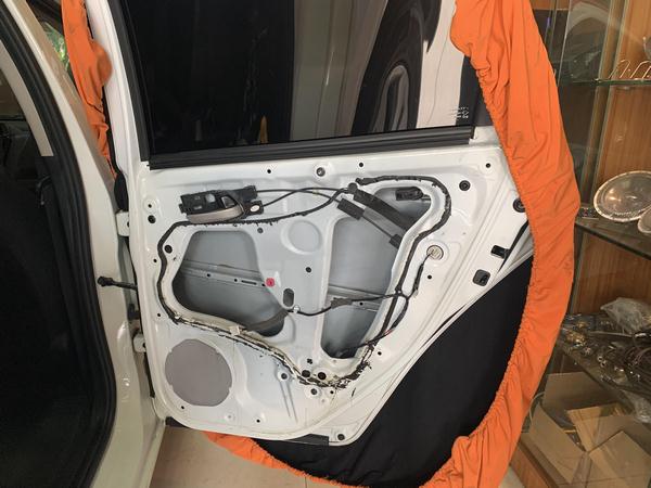 中山小榄哪里有专业汽车隔音改装飞度解决车门渗水问题顺德尚韵