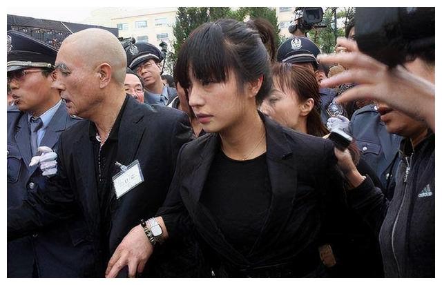 国家一级演员黄达亮,照顾患癌妻子42年,自己却在片场骤然离世