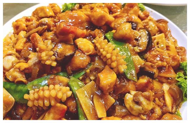 天津名菜八珍豆腐豆腐外焦里嫩八珍鲜美可口各具特色