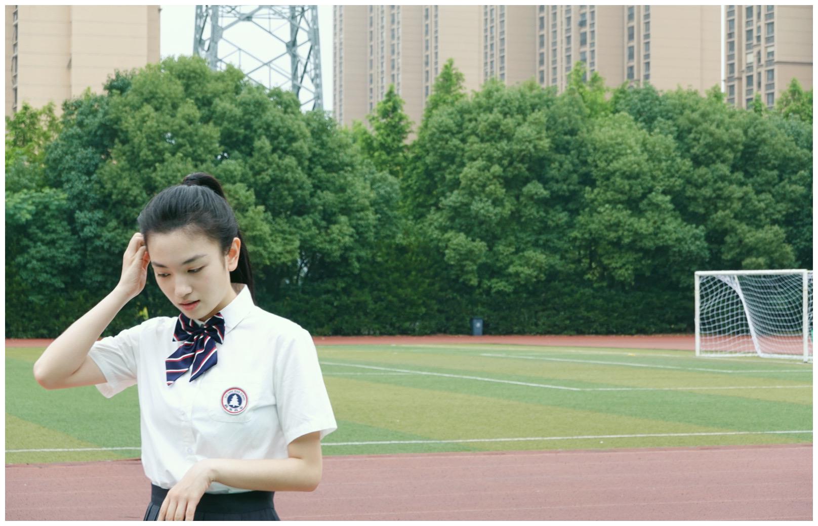 代露娃亮相拜托了班长开机仪式饰演学霸少女