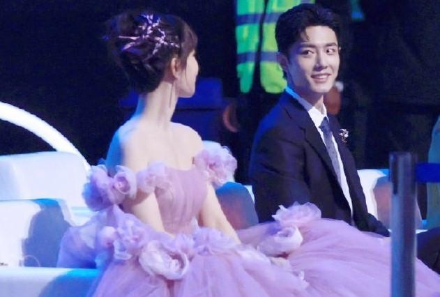 微博之夜明星全网热度!肖战王一博断层领先,杨紫女星第一