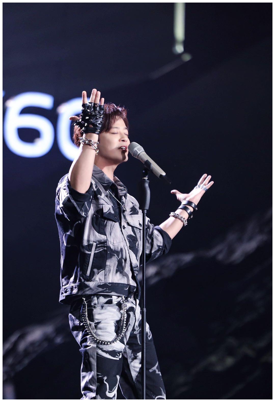 陈晓东追光吧哥哥两个月苦练舞蹈初舞台俘获80后排名第一